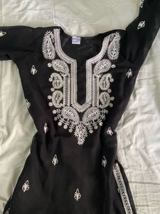 Elegant Black Embroidered Kurta