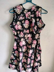 Chic Black Floral Print Sleeveless Dress