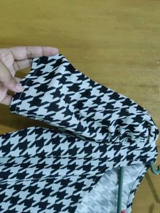 Houndstooth Puff Sleeve Top