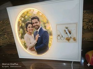 new beautiful frame with included box