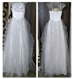 Elegant White Tulle Ruffle Wedding Dress