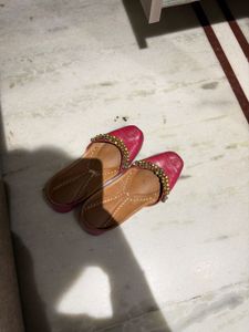 Vibrant Pink ghungroo jutti