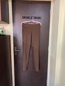 Textured Brown Leggings by urbanic