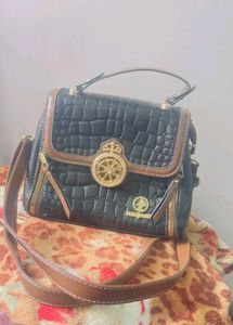 Stylish Handbag with Crocodile Texture
