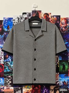 Men's Striped Short-Sleeve Shirt