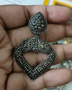 Voyla Metal New Earrings