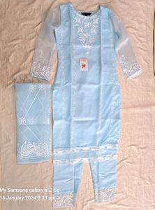 Pakistani Beautiful Suit Set With Dupatta