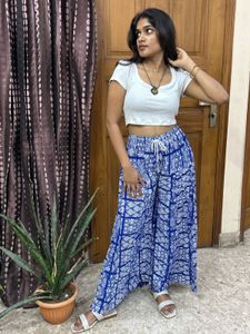 Stylish Blue &amp; White Printed Palazzo Pants