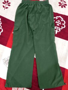 Dark olive cargo pants 💗💝
