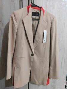 Tilbury  Elegant Beige Longline Blazer Jacket
