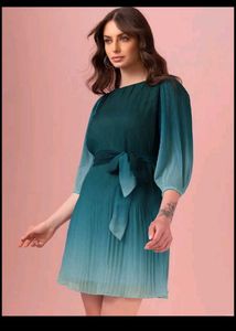 Elegant Ombre Pleated Midi Dress