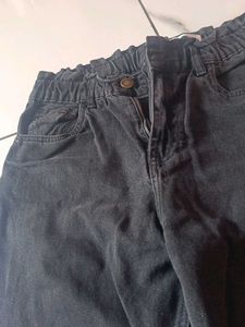 Women’s Stylish Black Denim Jeans | Straight Fit |