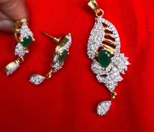 New AD PENDENT SET WITH TOPS