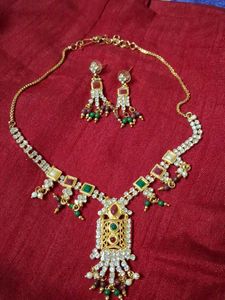 Elegant Gold-Plated Necklace and Earring Set
