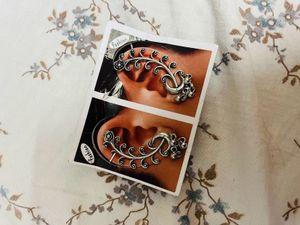 Silver Tone Ear Cuff Earrings🩶🩶