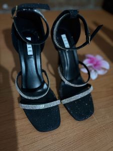 brand new ELLE high heels