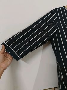 Black Blouse Top 🛍️