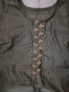 Elegant Olive Green Kurta with Embroidery