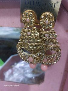 Elegant Gold &amp; Pink Chandelier Earrings