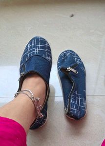 Stylish Denim Zip-Up Flats