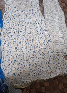 Beautiful Floral Print Kurta Set