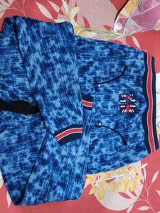 Blue Graphic Print Sweatshirt