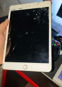 Apple iPad Mini 4 128 GB (Damaged Screen)
