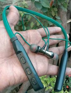 Wireless Neckband Earphones