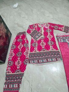 Pakistani Elegant Pink Kurta Set with Dupatta