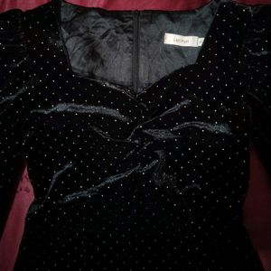 Elegant Black Velvet sweet heart neckline dress