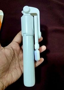 selfie stick with bluetooth remote