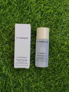 MAC Hyper Real Cleansing Oil