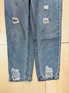 Distressed Light Wash Denim Jeans🥳