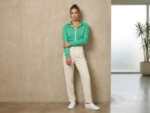 Green Zip-Up Sweatshirt Jacket