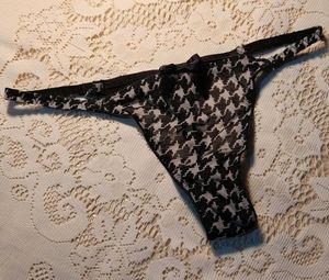 Chic Houndstooth Thong with Bow