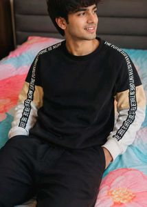 Stylish Men's Black Sweatshirt