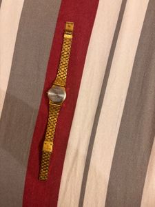 Elegant Gold Tone Women's Watch
