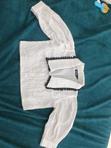 Chic White Textured Crop Top