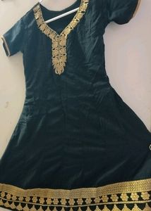 💝BLACK COLOR TOP💃