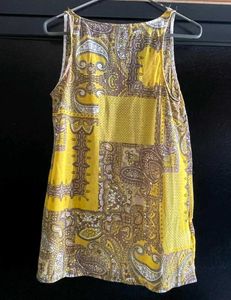 💛 Yellow Paisley Print V-Neck Tank Top 💛