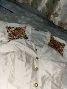 Elegant Embroidered Blouse💠
