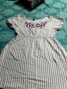 Women White &amp; Black Lining Cotton Midi
