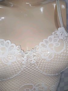(400)White Lace Bralette
