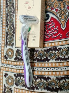 Sanfe Shea Butter Body Razor - 4 in 1