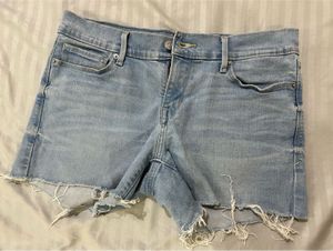 Levi’s Light Wash Denim Shorts
