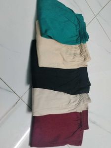 Bundle of 5 Women's Leggings 😍