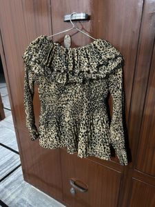 Chic Off-Shoulder Leopard Print Top