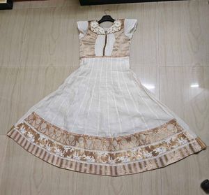 Elegant White Kurta with Embellished Border
