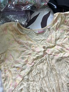Embroidered V-Neck Kurta