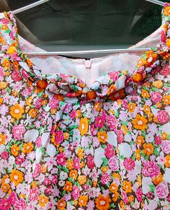 Floral Print Sleeveless Blouse